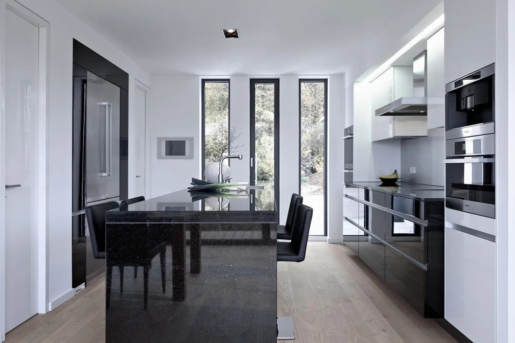 Custom Classic New Style Black Painting High Gloss Modular Kitchen Cabinet