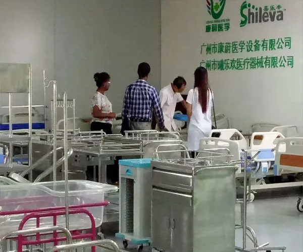Factory Direct Low Price Hospital Bed Orthopedic Manual Care Bed